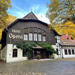 Hotel Opera ***