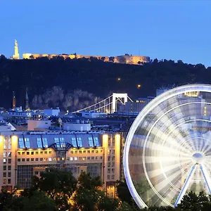 Hotel Kempinski Corvinus *****